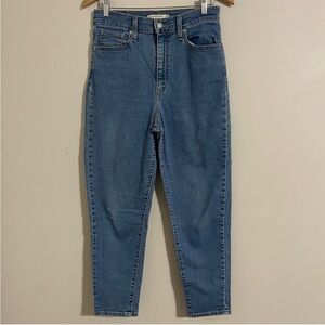 Levi's High Rise tapered Women's Jeans - Blue. Size 29